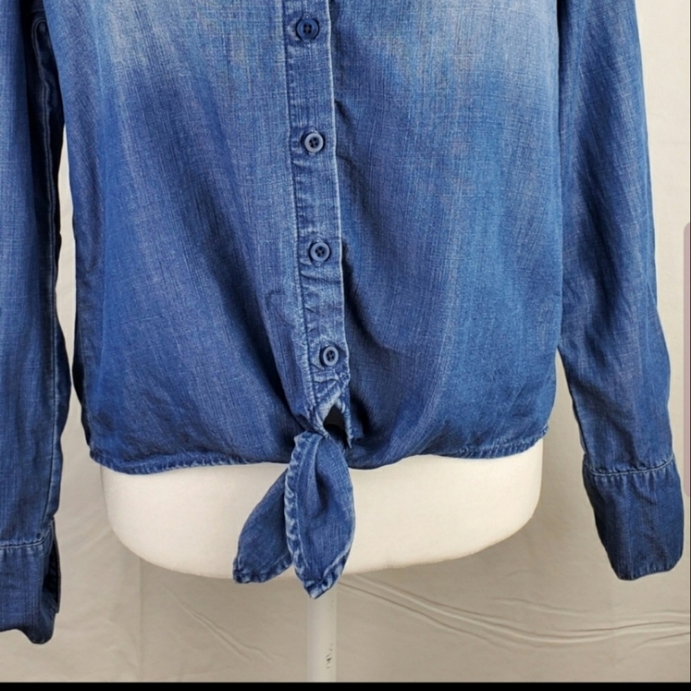 Cloth & Stone Chambray Blouse - Picture 5 of 8